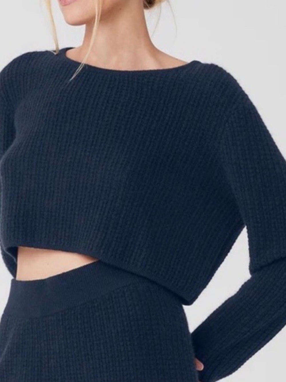 ALO Cashmere Plush Waffle Cropped Long Sleeve Sweater Navy Blue Soft Size XS 
Us